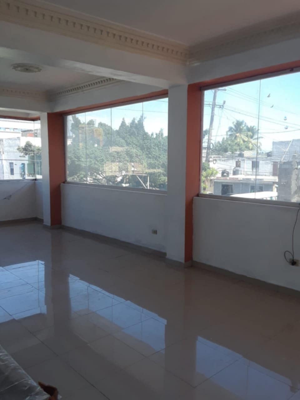 oficinas y locales comerciales - Vendo propiedad con 5 amplios locales comerciales 7