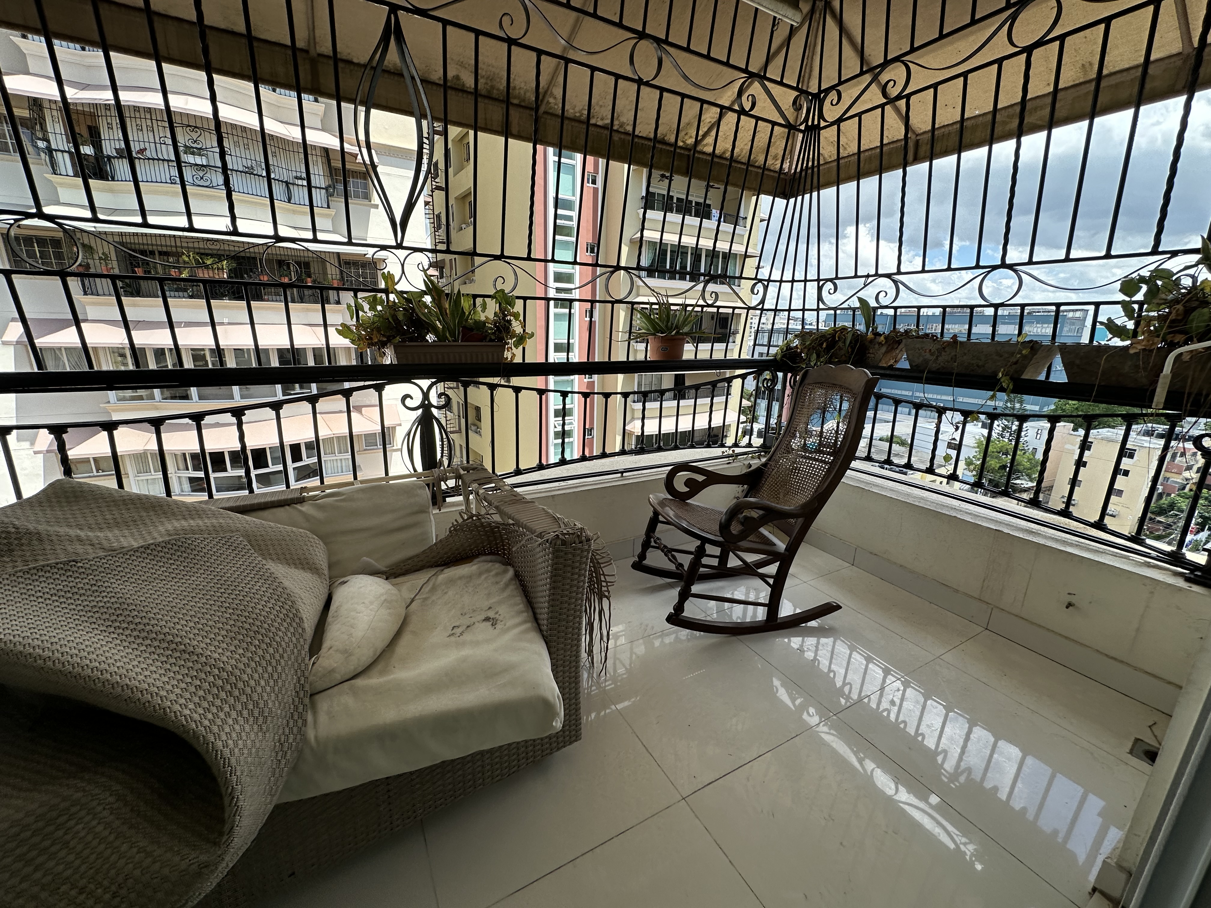 apartamentos - Alquiló piso 7 vacío bella vista sur tres hab con  9