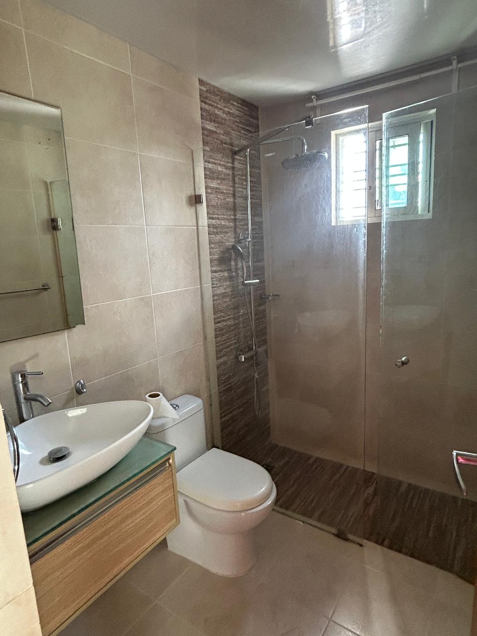 apartamentos - Apartamento en renta PISO ALTO en Evaristo Morales 8