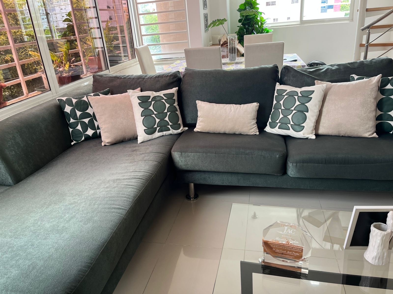 muebles y colchones - Mueble en L seccional + Otoman + Mesa de Centro 1