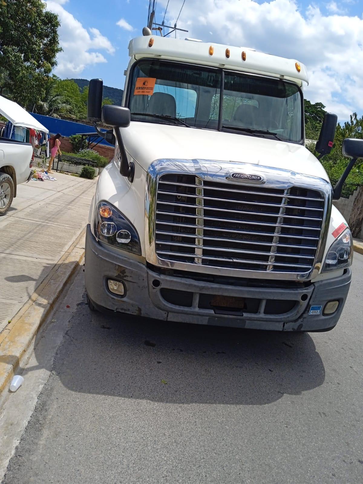 camiones y vehiculos pesados - Camión FREIGHTLINER CASCADIA 2012 6