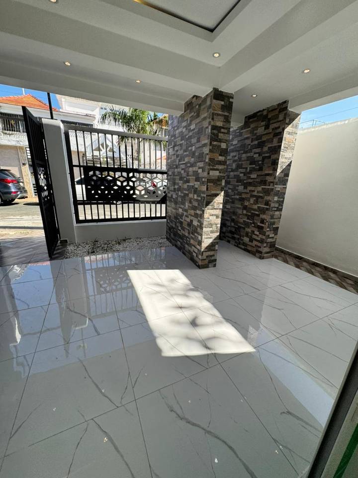 casas - Casa con piscina en prado oriental  2