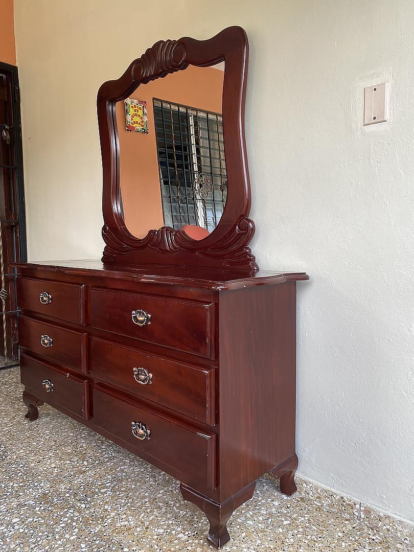 muebles y colchones - Gavetero en caoba 2