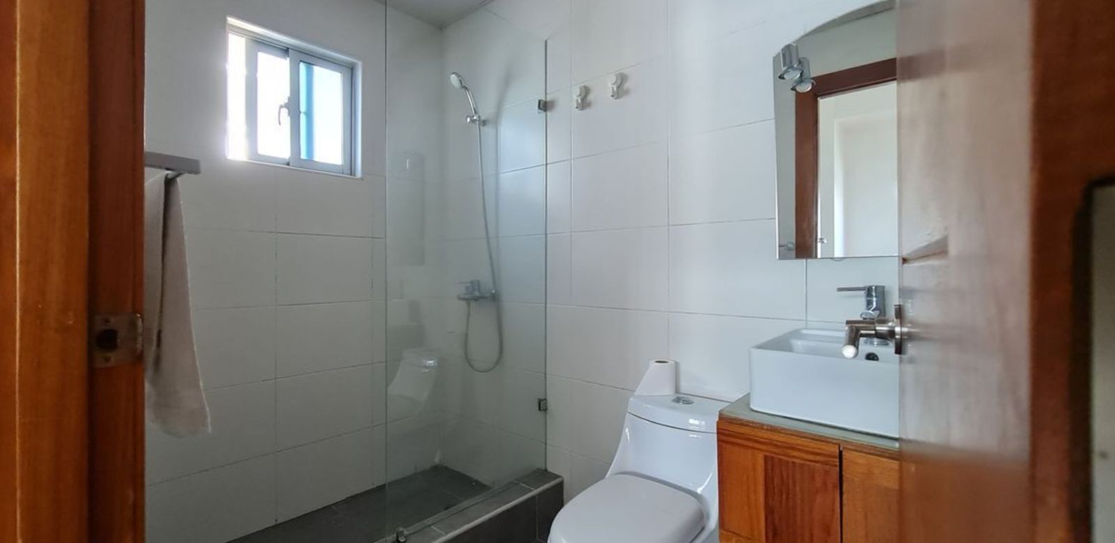 apartamentos - Evaristo Morales apto
Precio vacio: USD$130,000
Precio Amueblado: USD$140,000 0