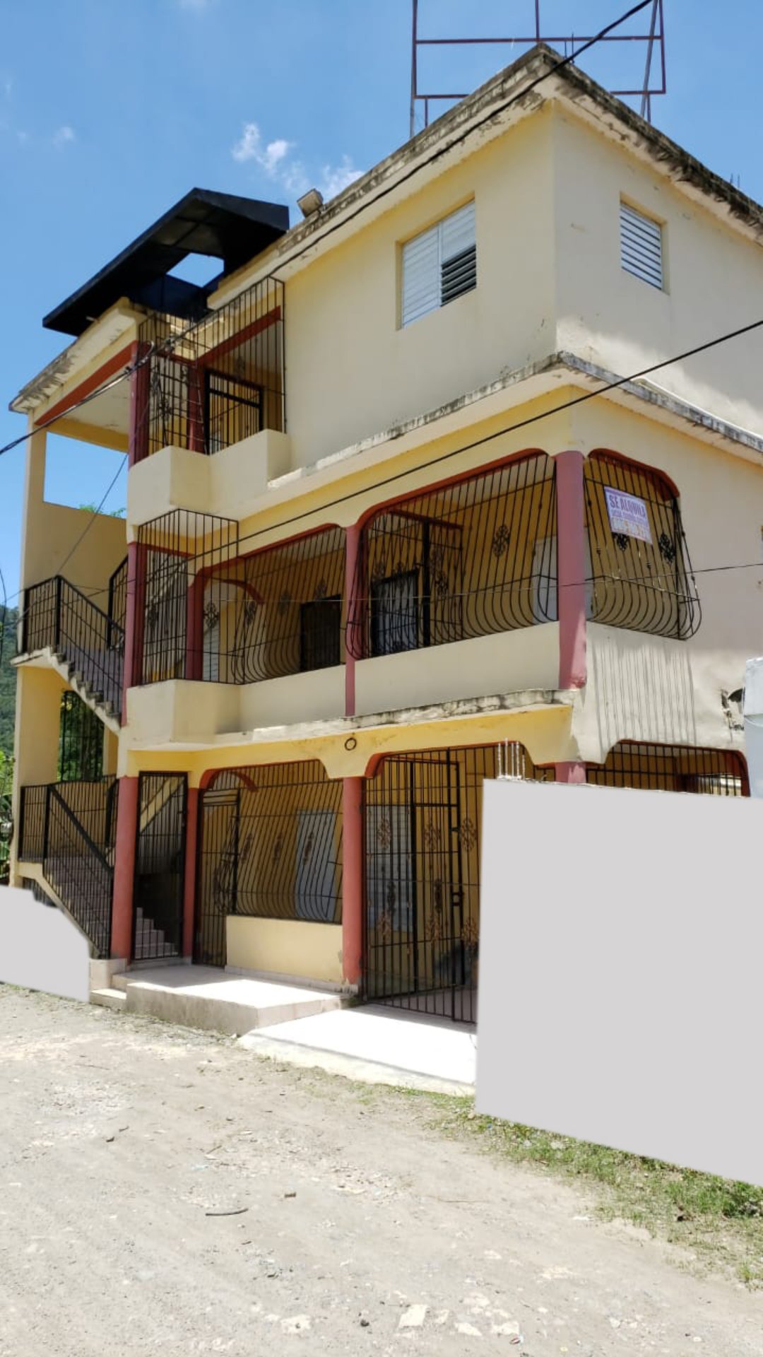apartamentos - Edificio de 3 niveles.