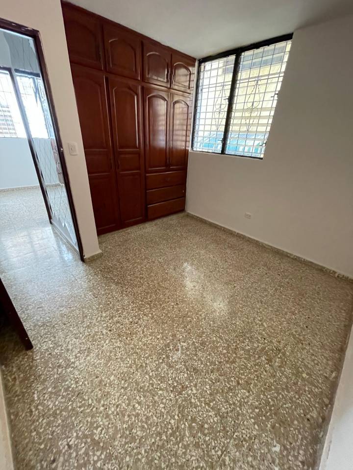 apartamentos - APARTAMENTO EN ALMA ROSA I, 2do nivel  céntrico 4