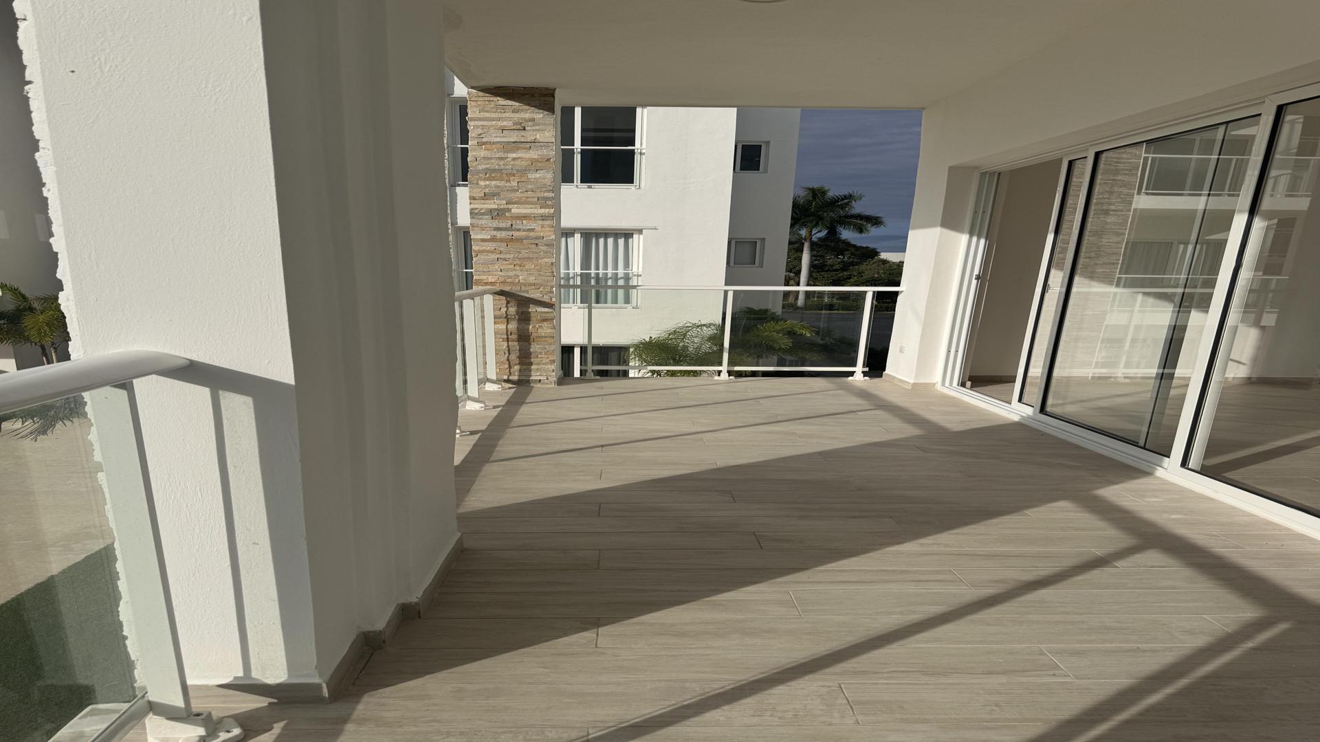 apartamentos - En venta Amplio apartamento de dos habitaciones en Cana Bay 2