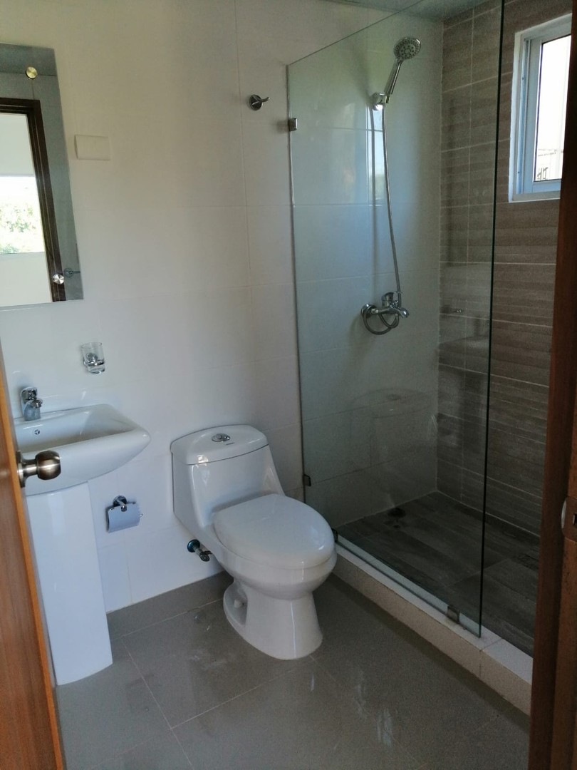 apartamentos - Se Vende Apartamento von Piscina en Llanos de Gurabo 5