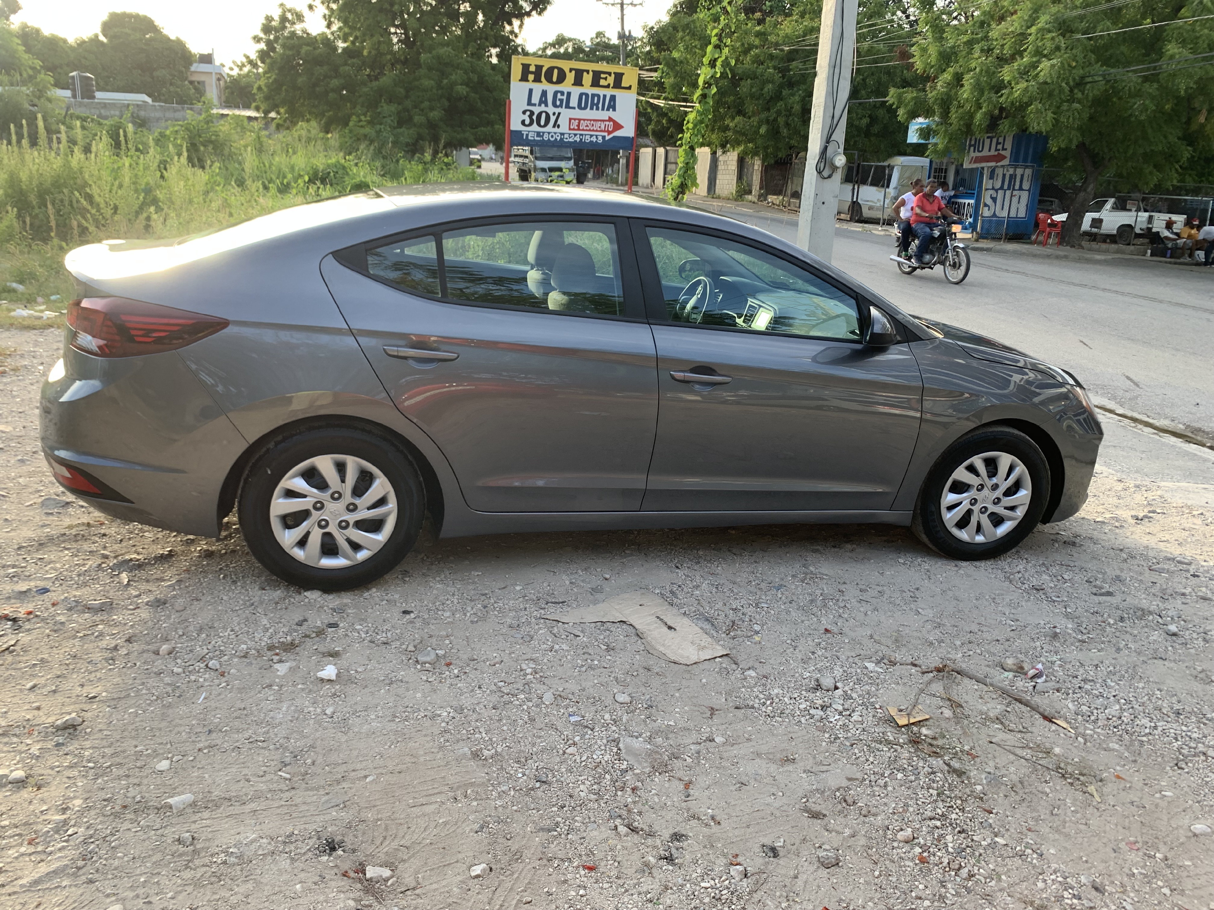 carros - 2019 Hyundai Elantra SE
Recién importado  5