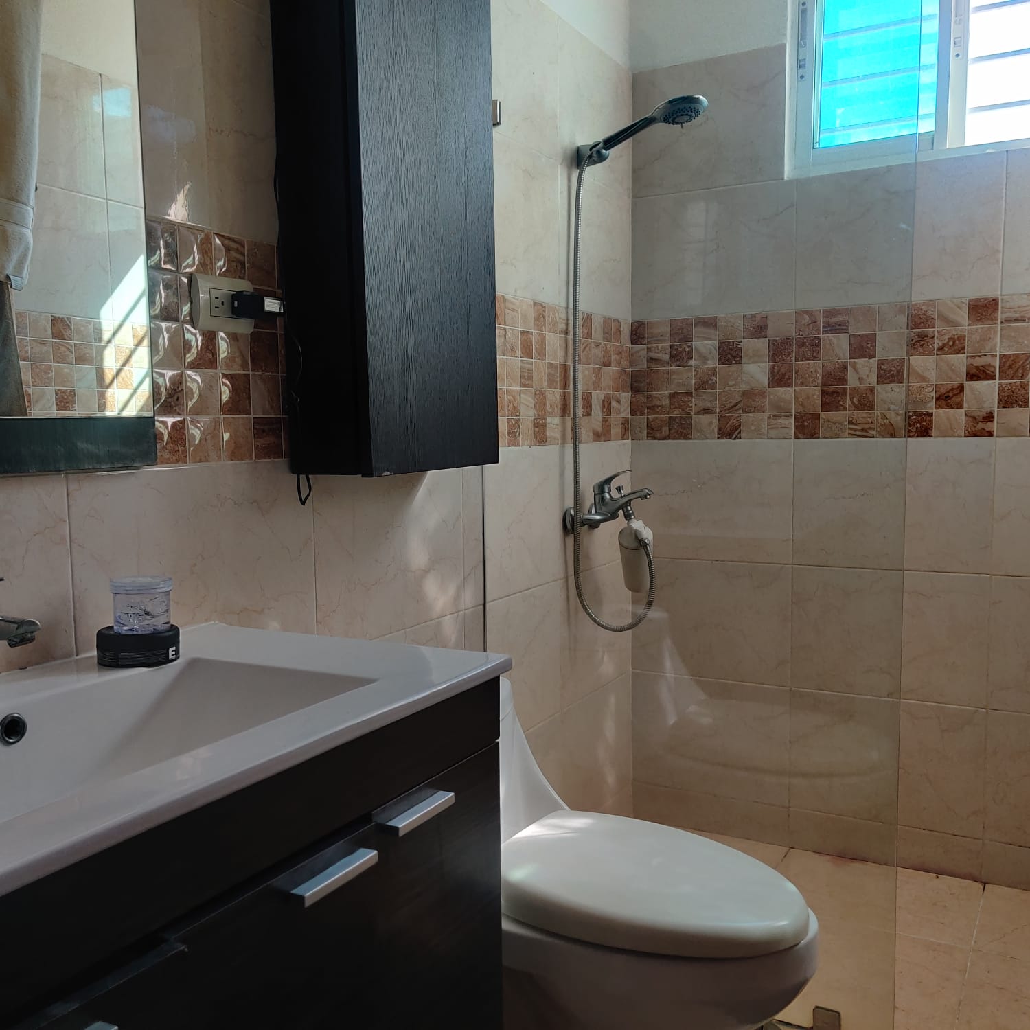 apartamentos - Apartamento viejo Arroyo Hondo, elevador,línea blanca.  7