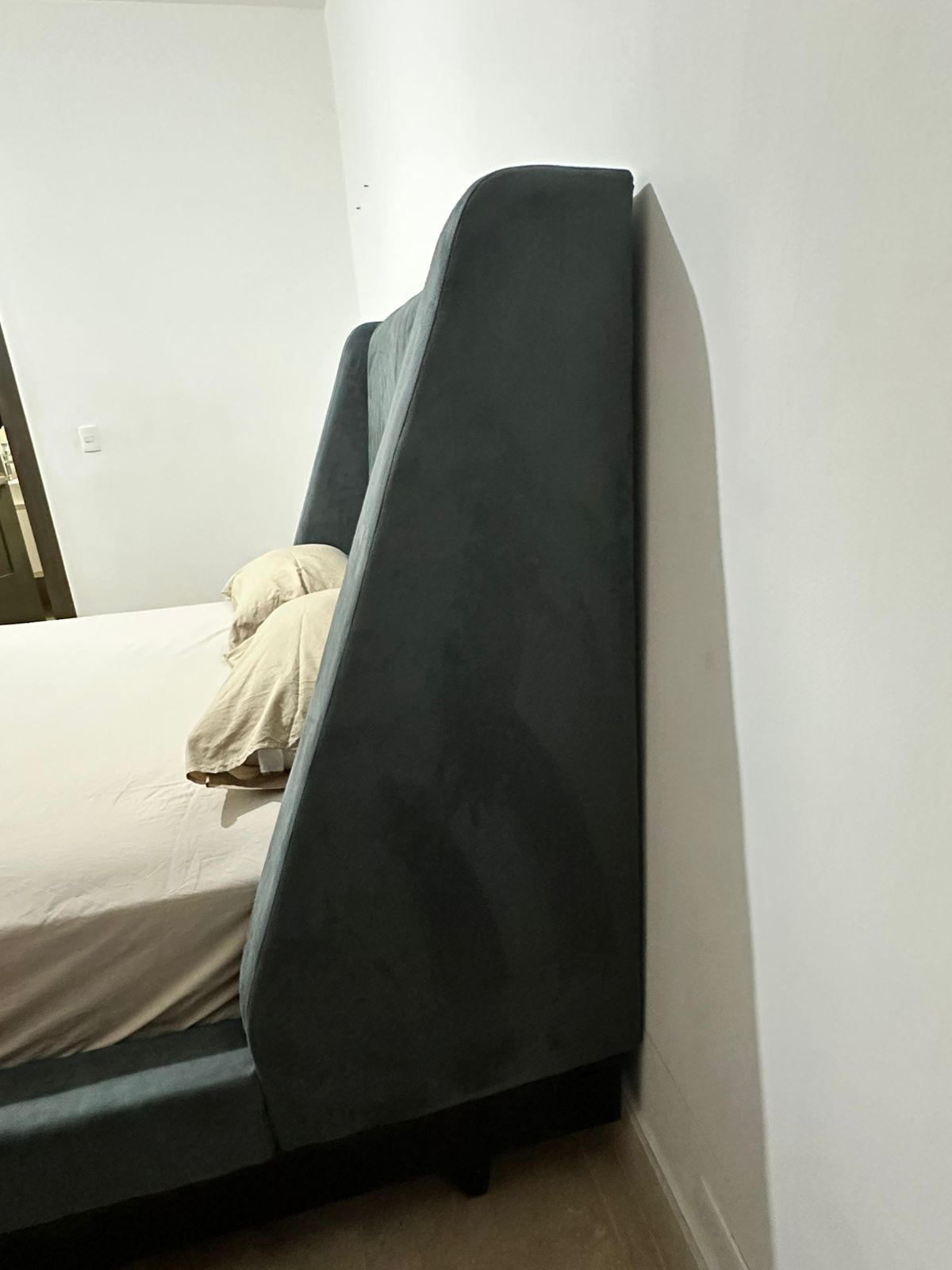 muebles y colchones - Cama (solo base) Queen – Excelente Estado (NUEVO) 4