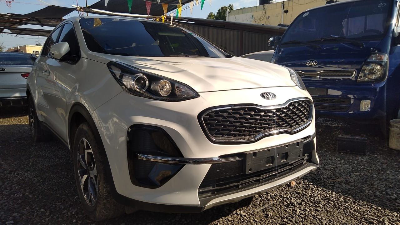 jeepetas y camionetas - KIA SPORTAGE 2019 BLANCO DESDE: RD$1,050,100 Mil  4