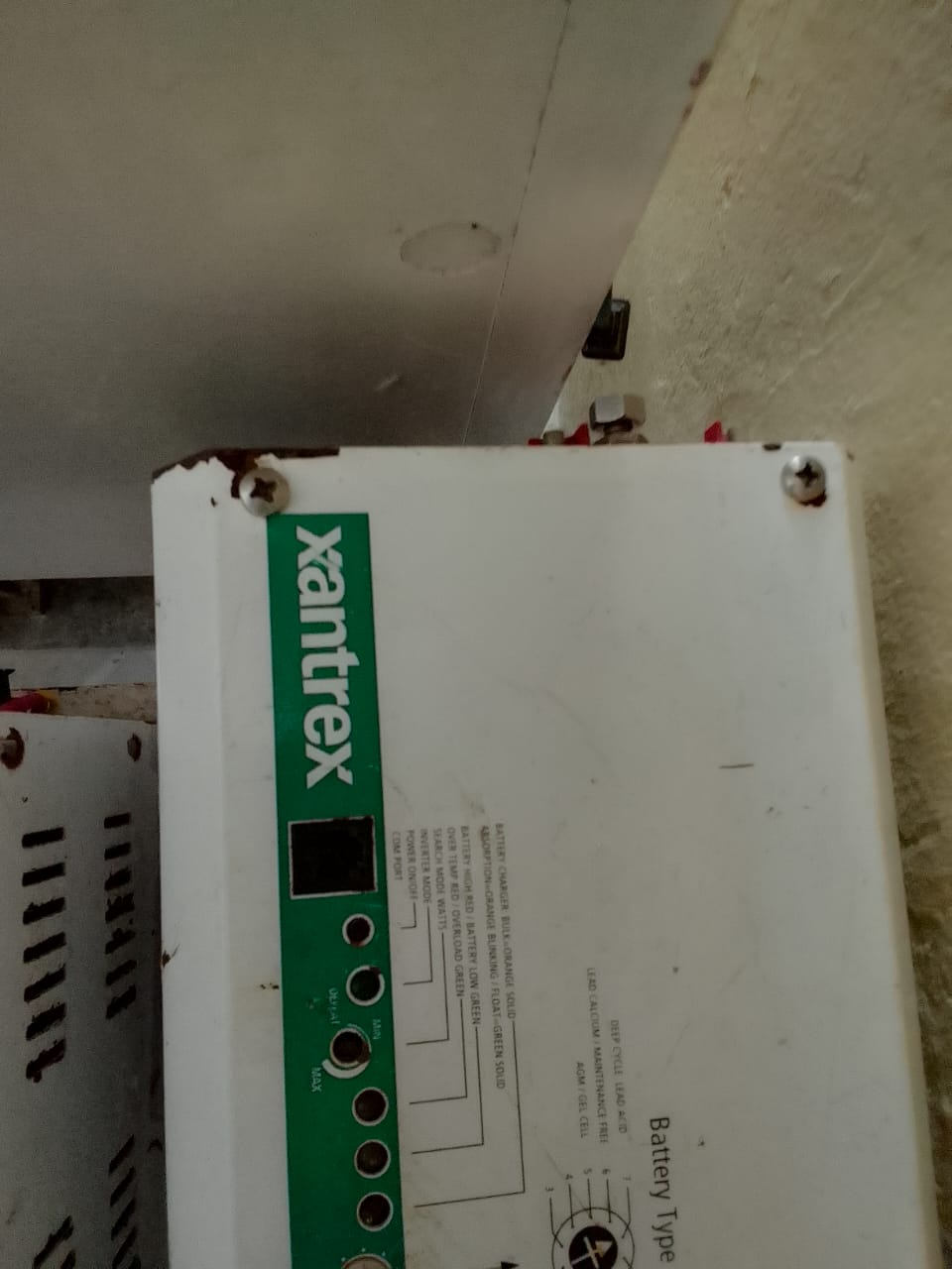 plantas e inversores - Inversor Xantrex Inverter 2.5 de 4 baterias 1