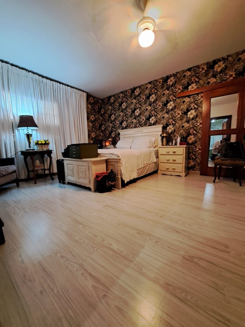 apartamentos - Bella Vista Sur 1er nivel 240m2 3 habitaciones 3.5 baños 2 parqueos  6