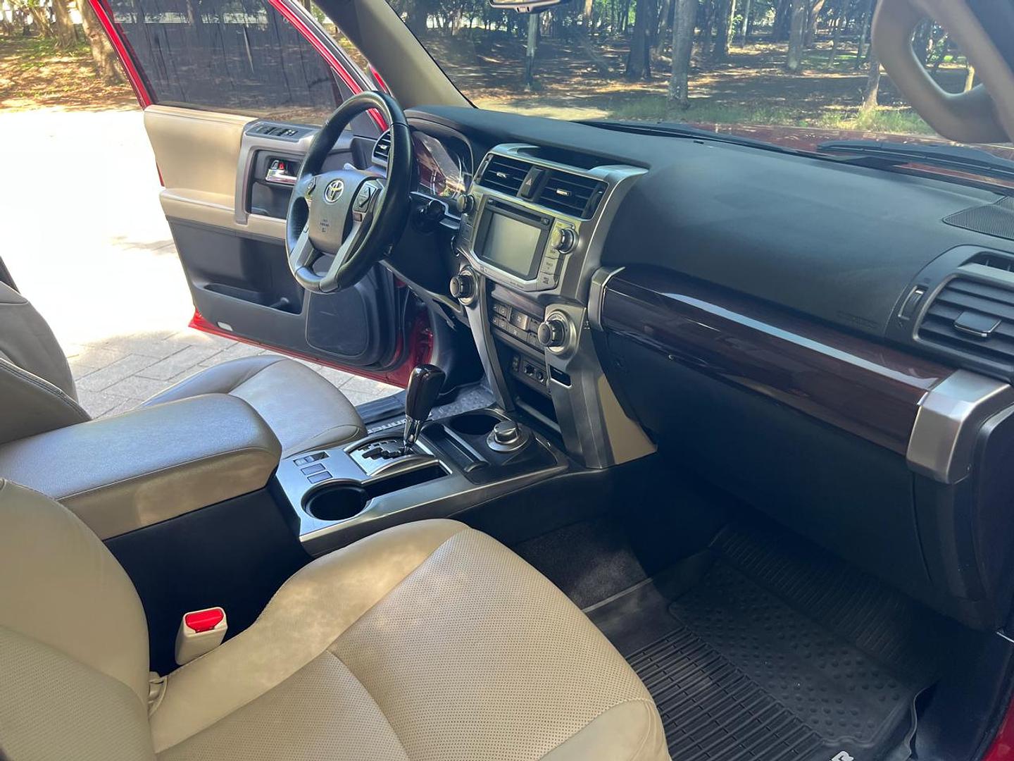 jeepetas y camionetas - TOYOTA RUNNER  2017 5