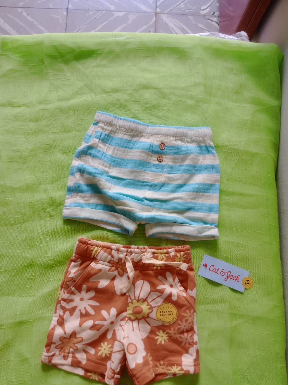 ropa y zapatos - Caja de ropa de niños 7
