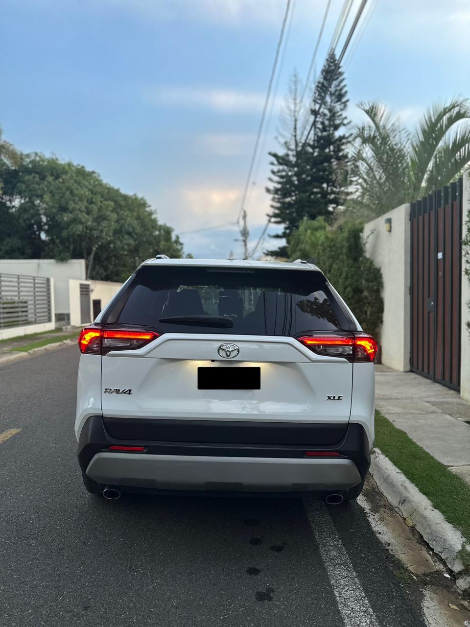 jeepetas y camionetas - Toyota rav4 2019 xle premium  1