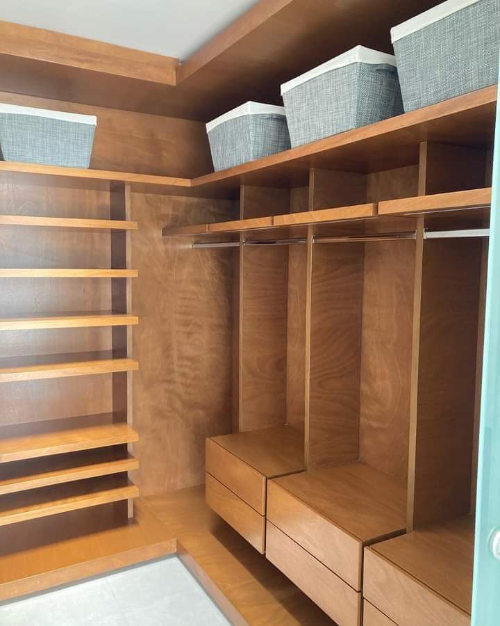 muebles y colchones - Closet en madera moderno  0