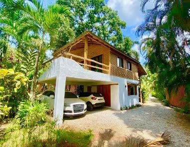 casas vacacionales y villas - Villa de lujo en venta incluye una casa de madera  9