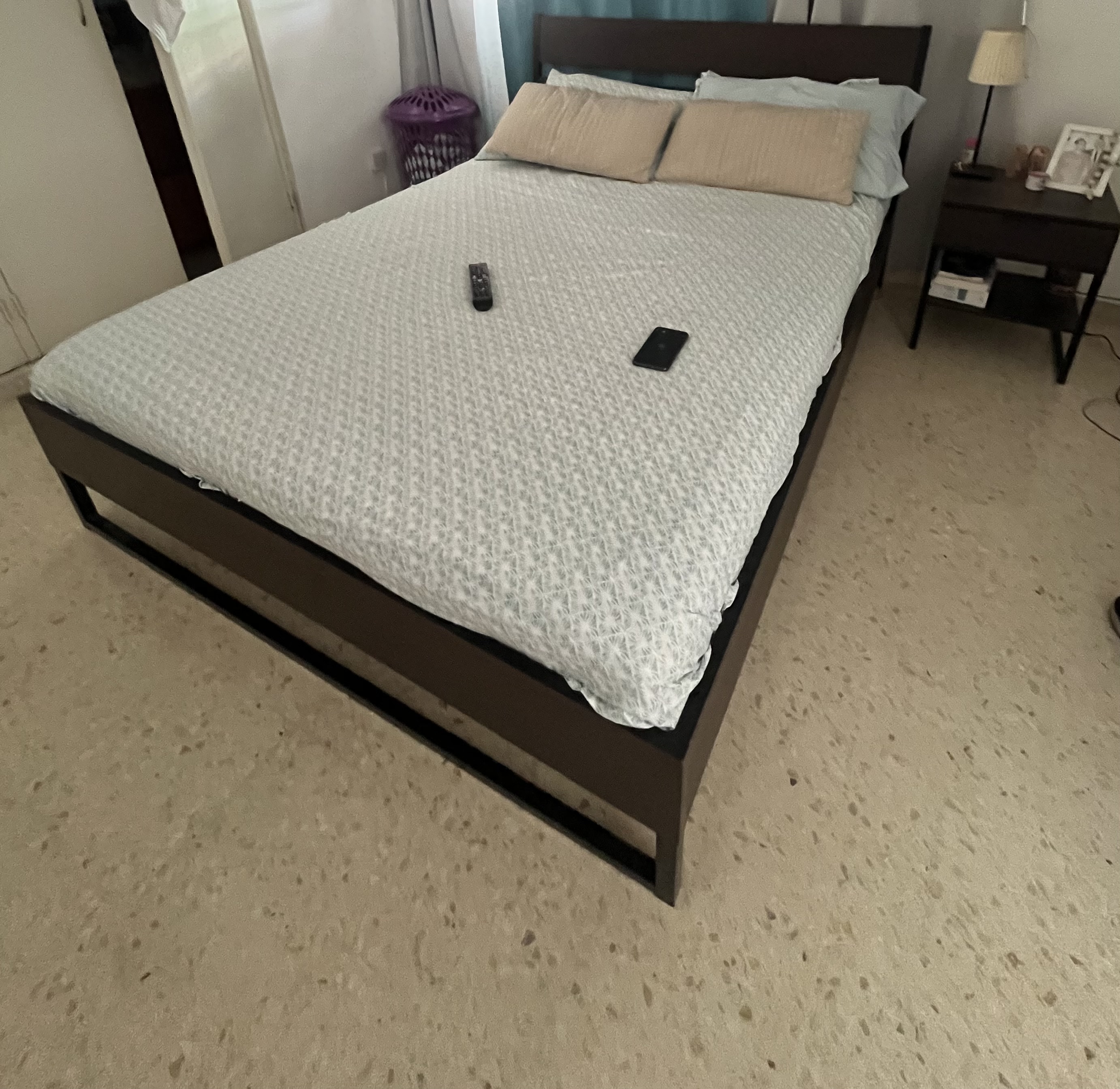 muebles y colchones - Se vende cama queen con colchón 2