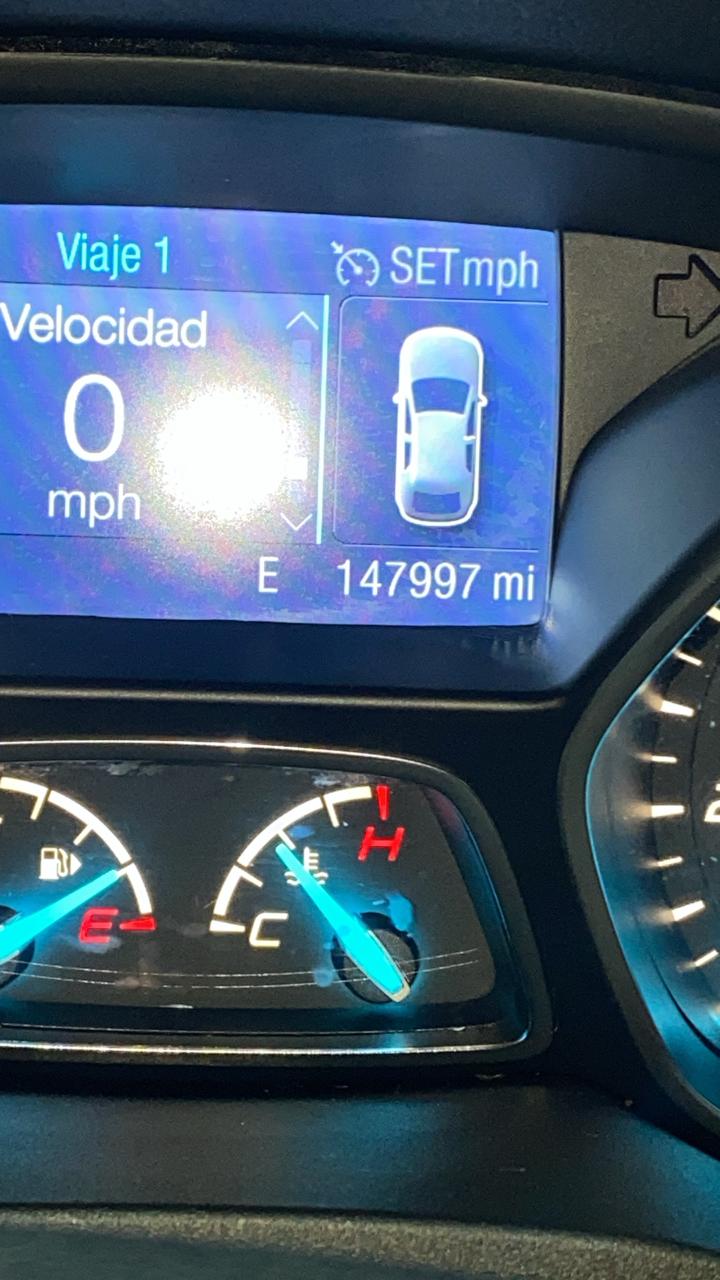 jeepetas y camionetas - Vendo Ford escape en muy buenas condiciones 2014 