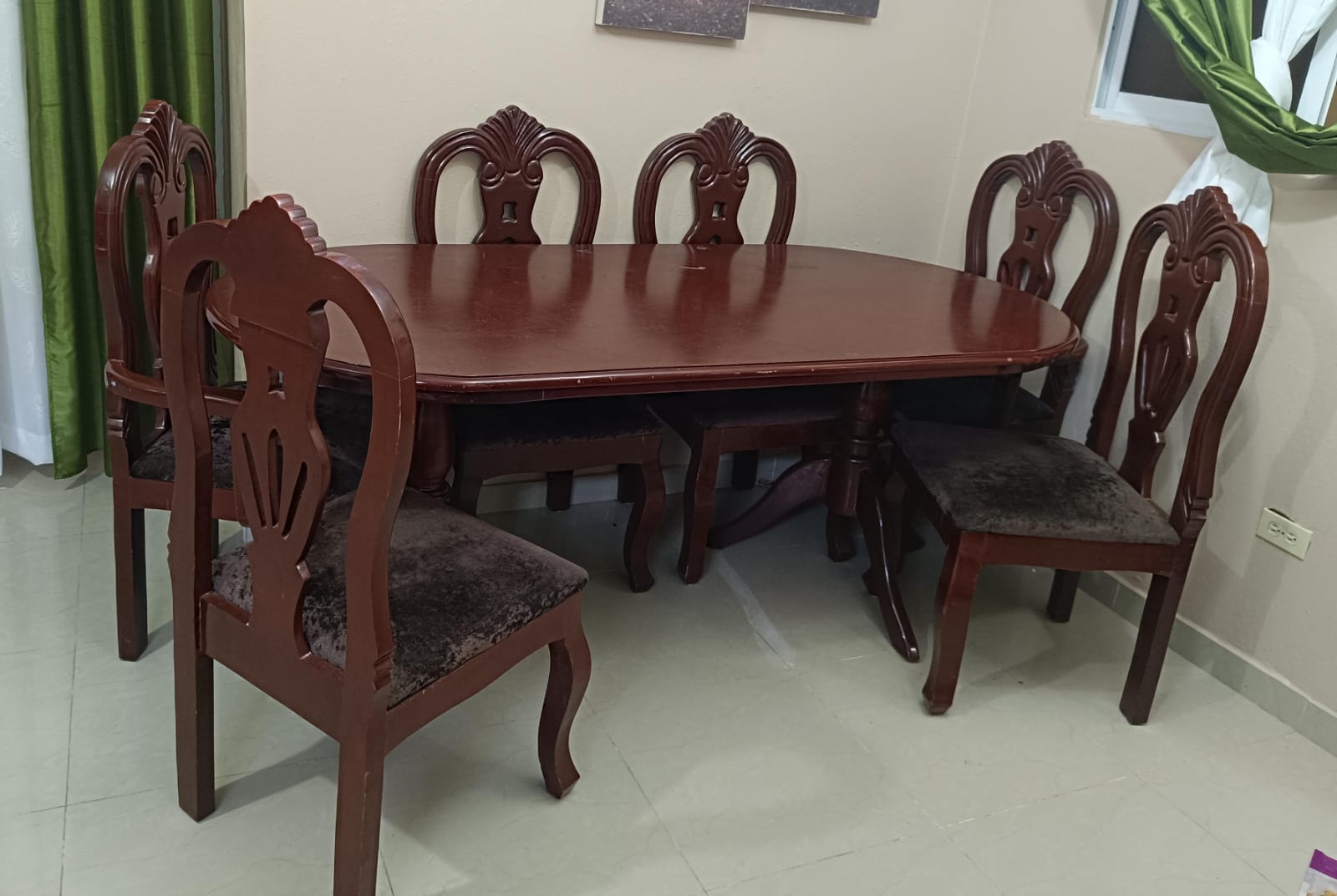 muebles y colchones - Comedor de Andiroba Ovalado con 6 Sillas 0