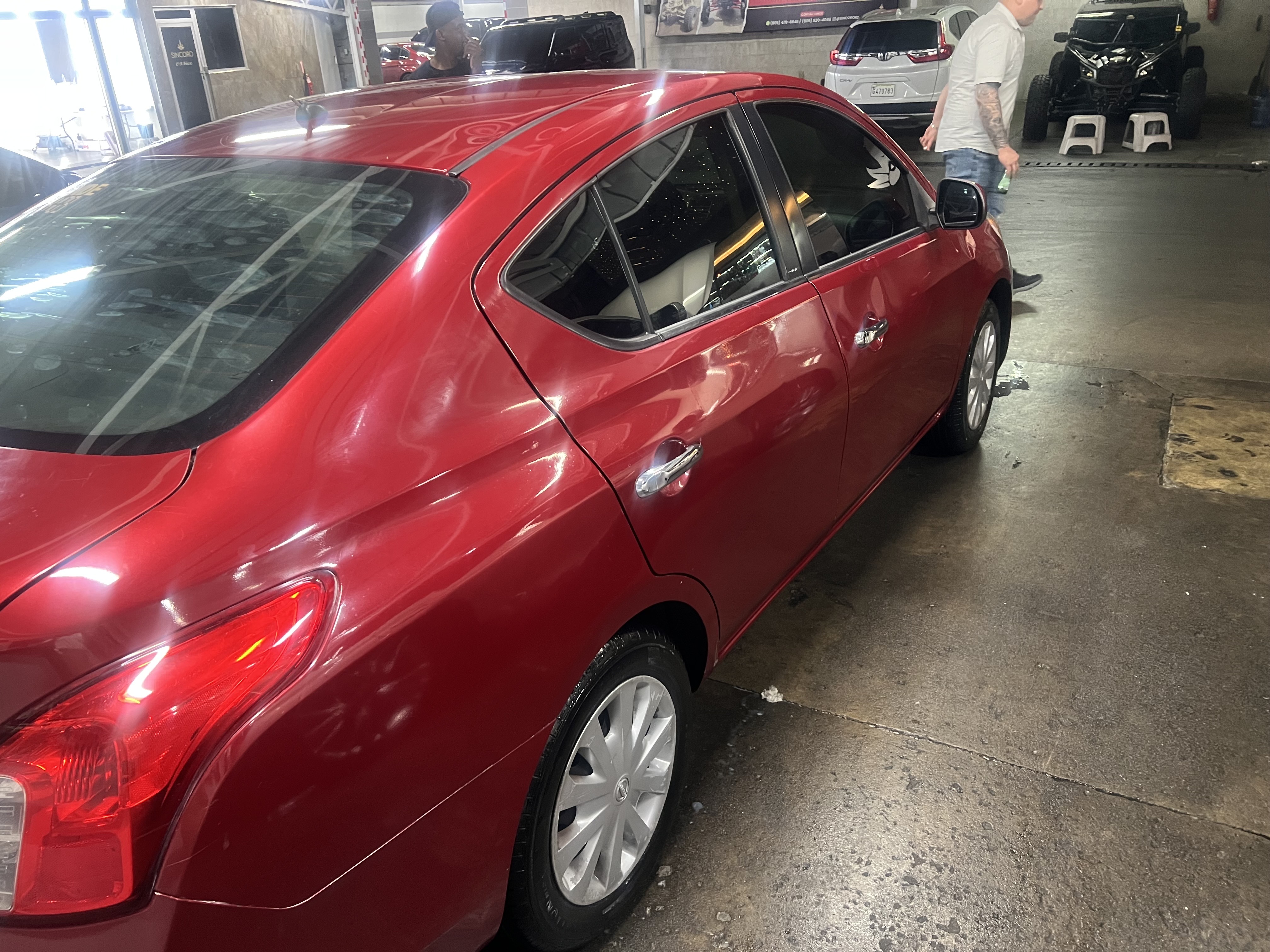 carros - Nissan Versa 2012 buenas condiciones.  3