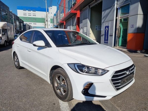carros - HYUNDAI AVANTEDESDE:RD$790,000-Automático 3