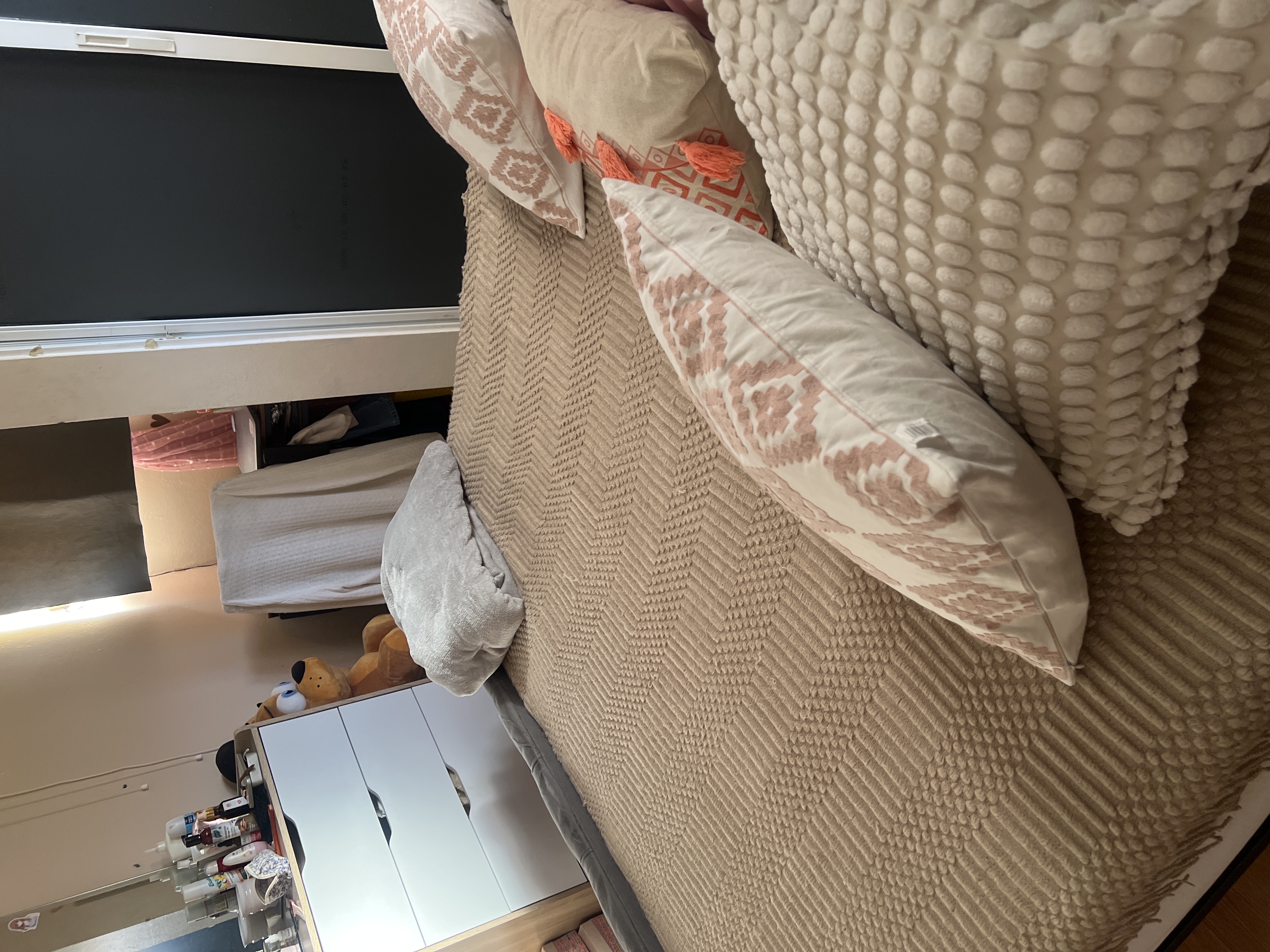 muebles y colchones - CAMA QUEEN CON COLCHÓN COMO NUEVA. PRECIO NEGOCIABLE  6