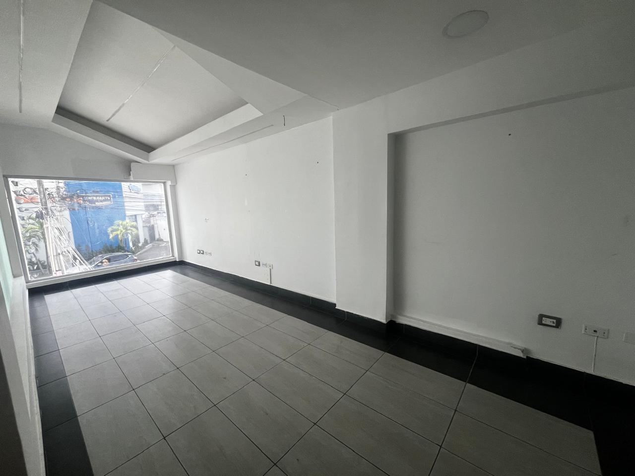 oficinas y locales comerciales - Oficina Alquiler Naco de 120 m2 – Segundo Nivel  6