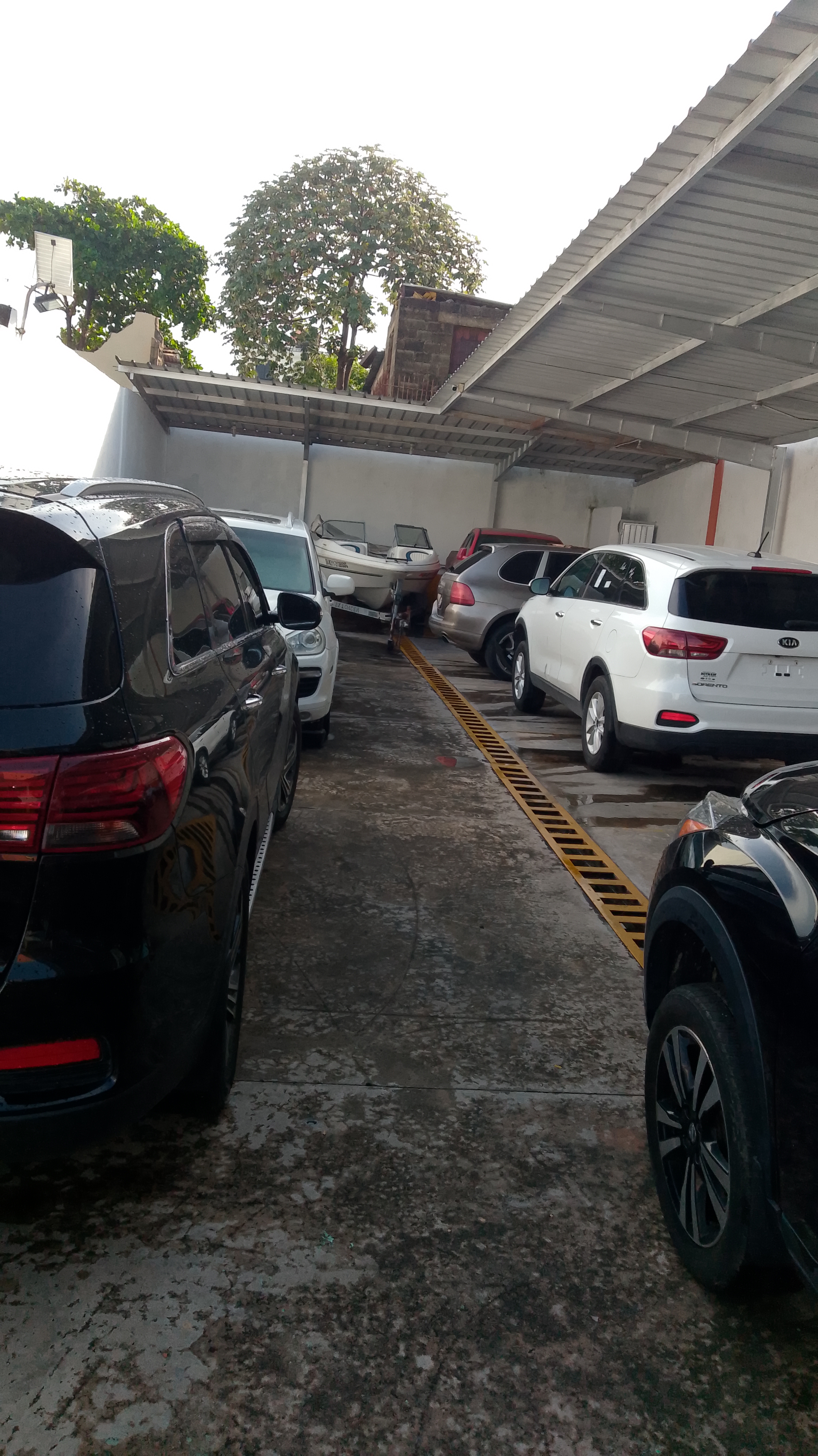 oficinas y locales comerciales - Vendo propiedad con 5 amplios locales comerciales 6