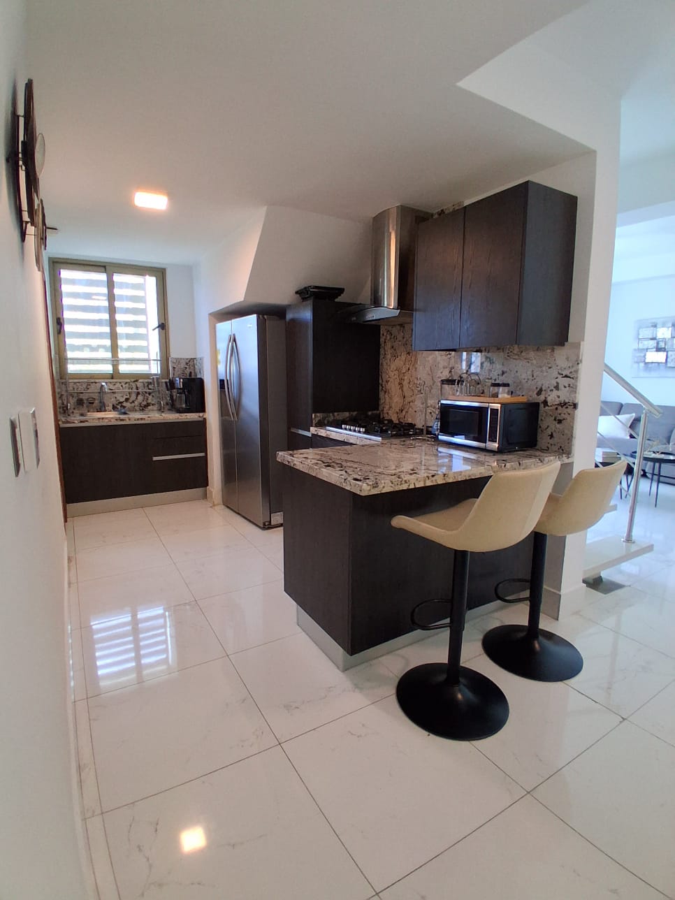 apartamentos - Apartamento Amueblado en piantini    US$ 2,400  4