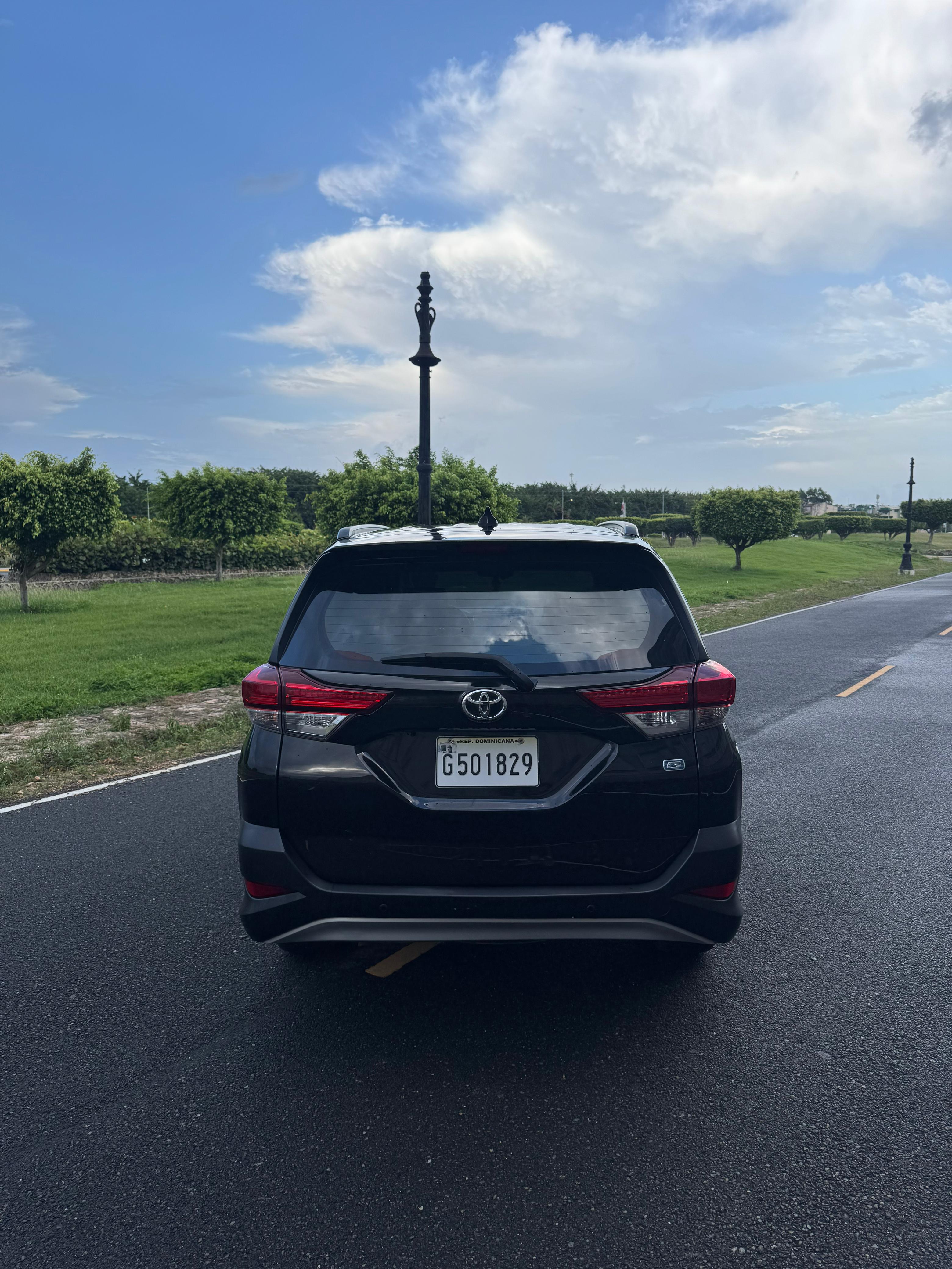 jeepetas y camionetas - Toyota Rush G 2020, 54k km, único dueño. 4