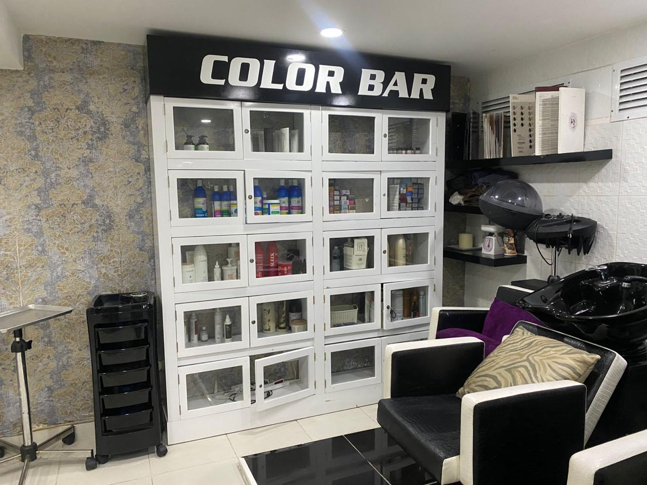 equipos profesionales - Vendo amplia vitrina de color bar 0