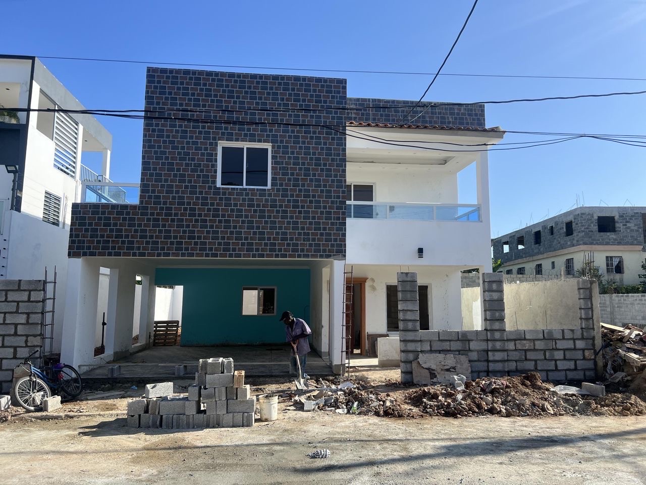 casas - venta de casa con amplio patio en la autopista de san isidro Santo Domingo  0