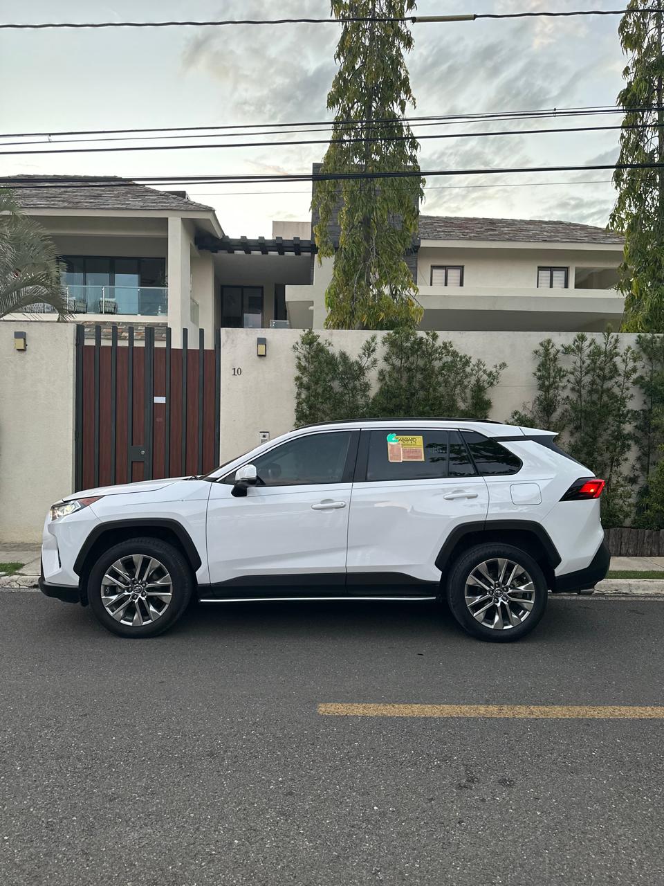 jeepetas y camionetas - Toyota rav4 2019 xle premium  2