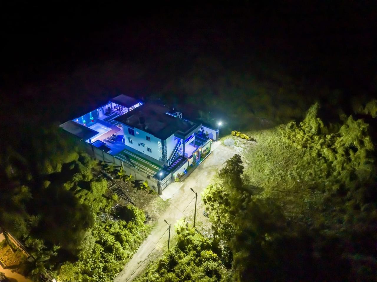 casas vacacionales y villas -  Hermosa Villa en Juan Dolió Republica Dominicana 600mts2 3