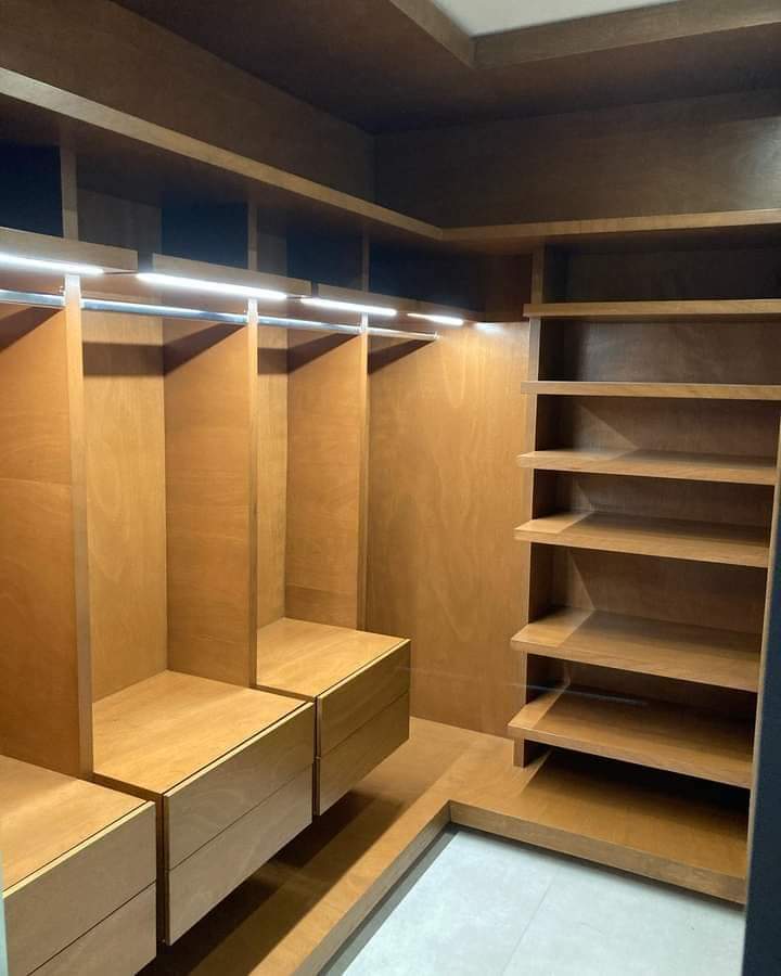 muebles y colchones - Closet en madera moderno  1