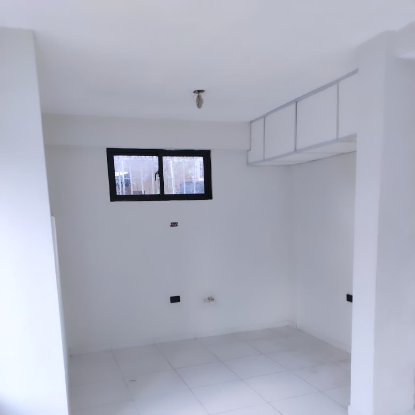 oficinas y locales comerciales - Local Comercial Urb. Italia