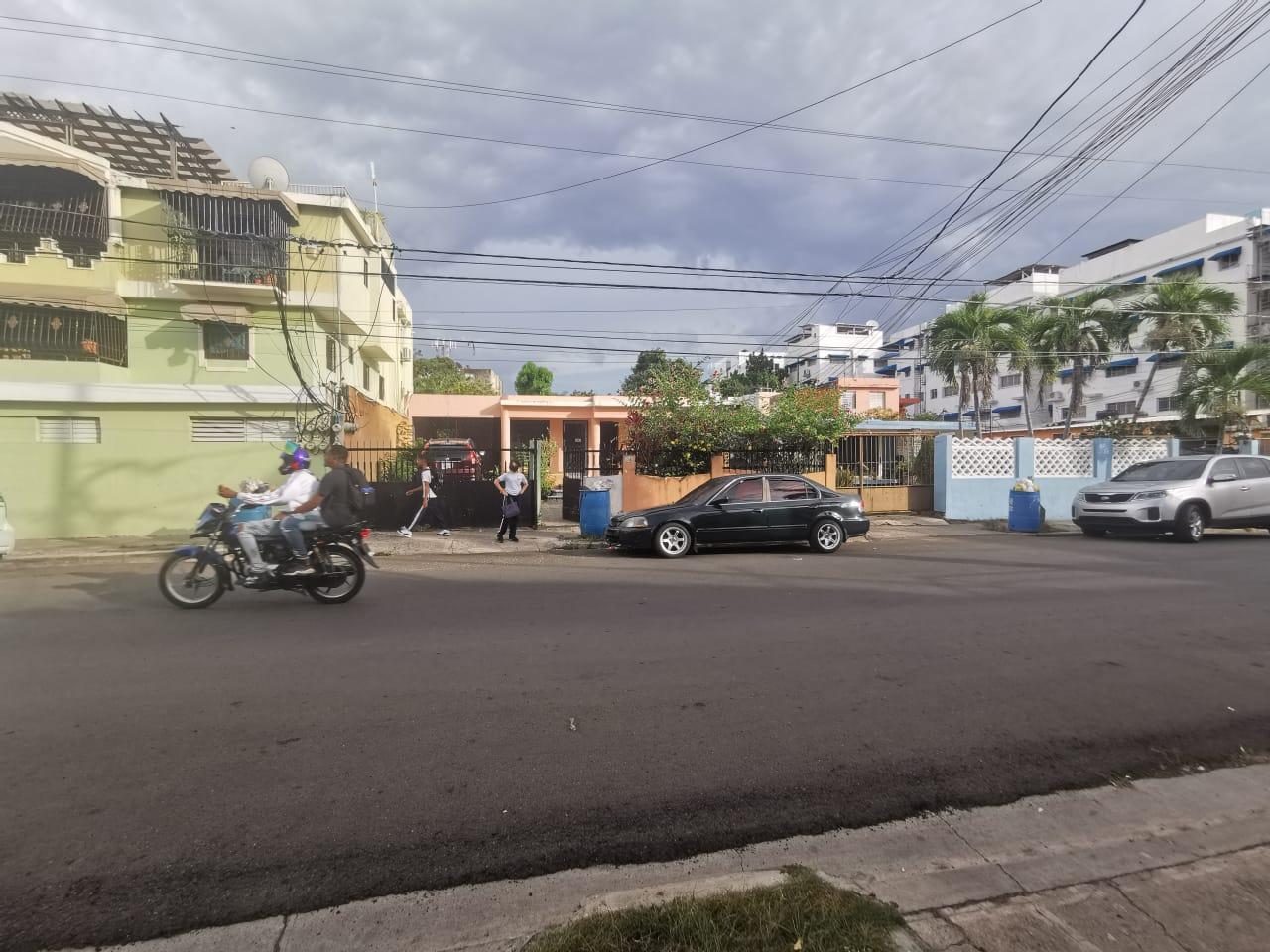 solares y terrenos - CASAS / SOLAR  PROPIEDAD EN VENTA EN EL ENSANCHE QUISQUEYA. 5