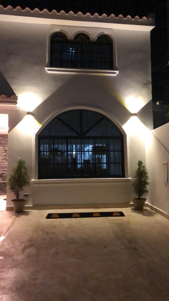 casas - Se Vende casa con  Seguridad en Puerta de Hierro 3