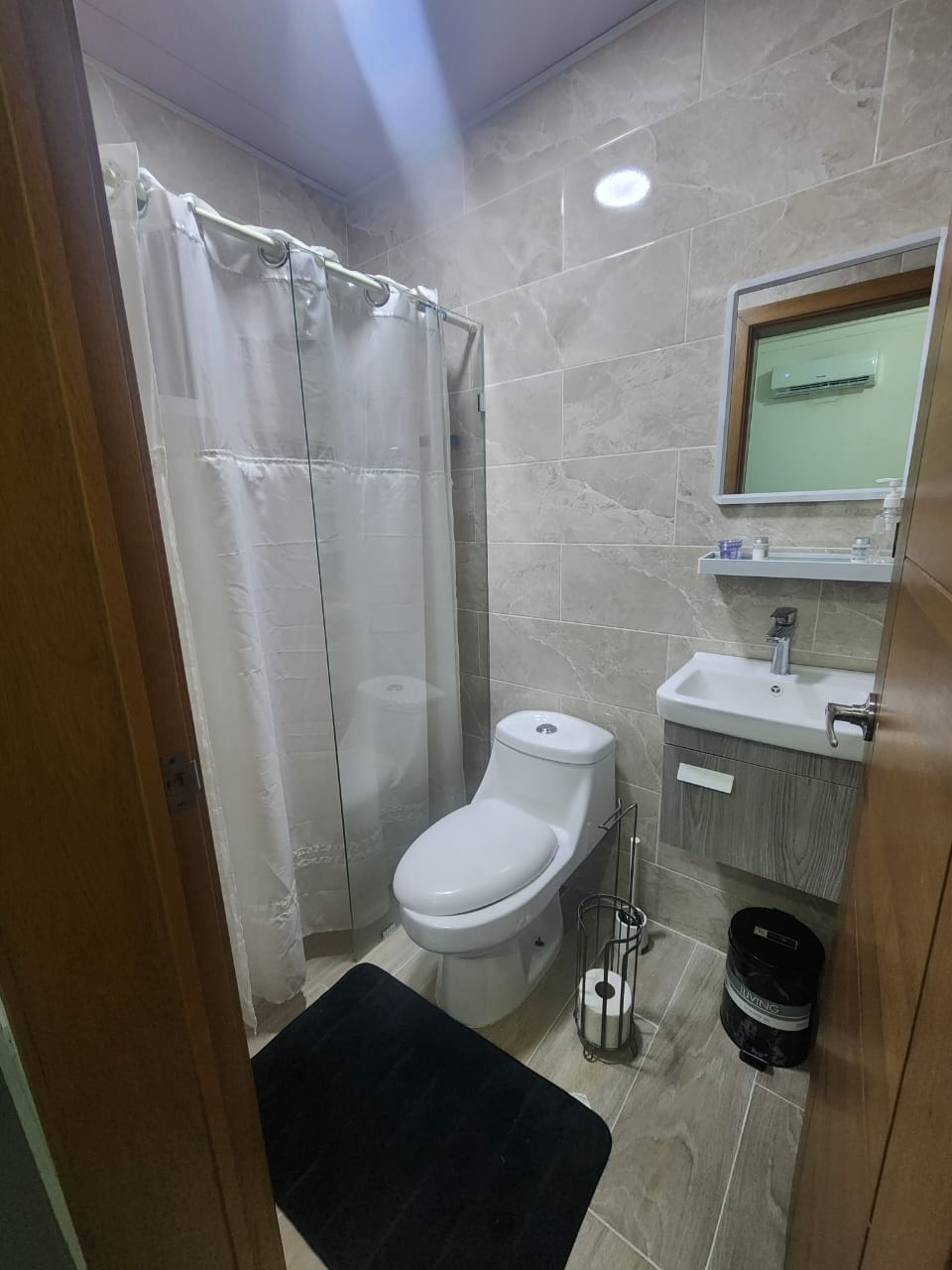apartamentos - Apartamento Amueblado en Alquiler – Los Cacicazgos, Santo Domingo. 3