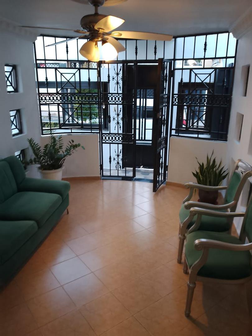 casas - Casa bien cuidada, super linda en Residencial Acuario  3