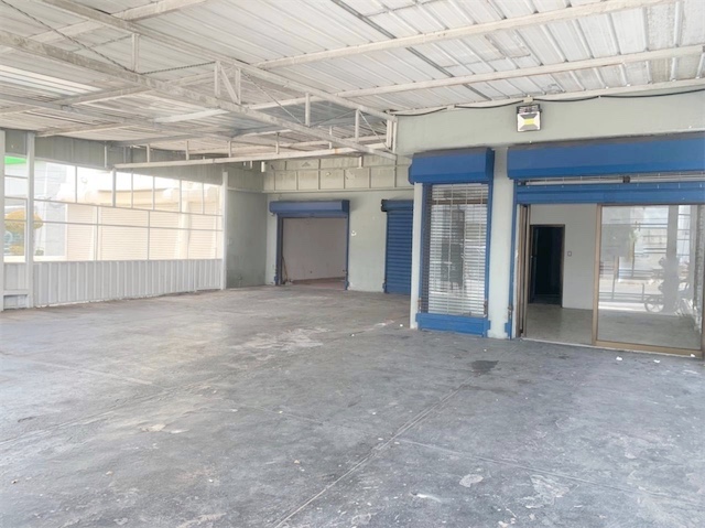 oficinas y locales comerciales - Local en Bella Vista Primer nivel  3