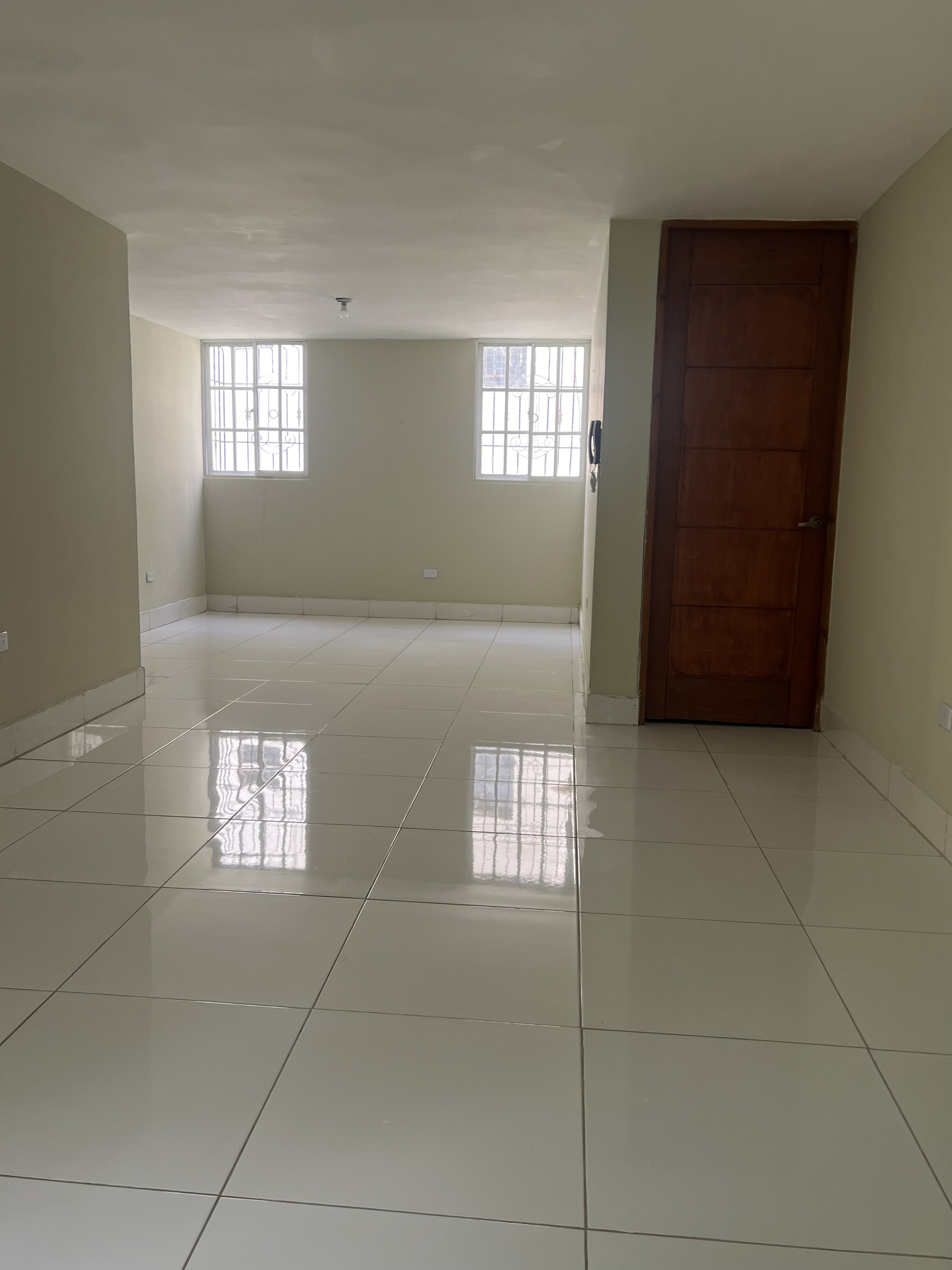 apartamentos - Alquiler de apartamento en la Urb. Fernández. 0