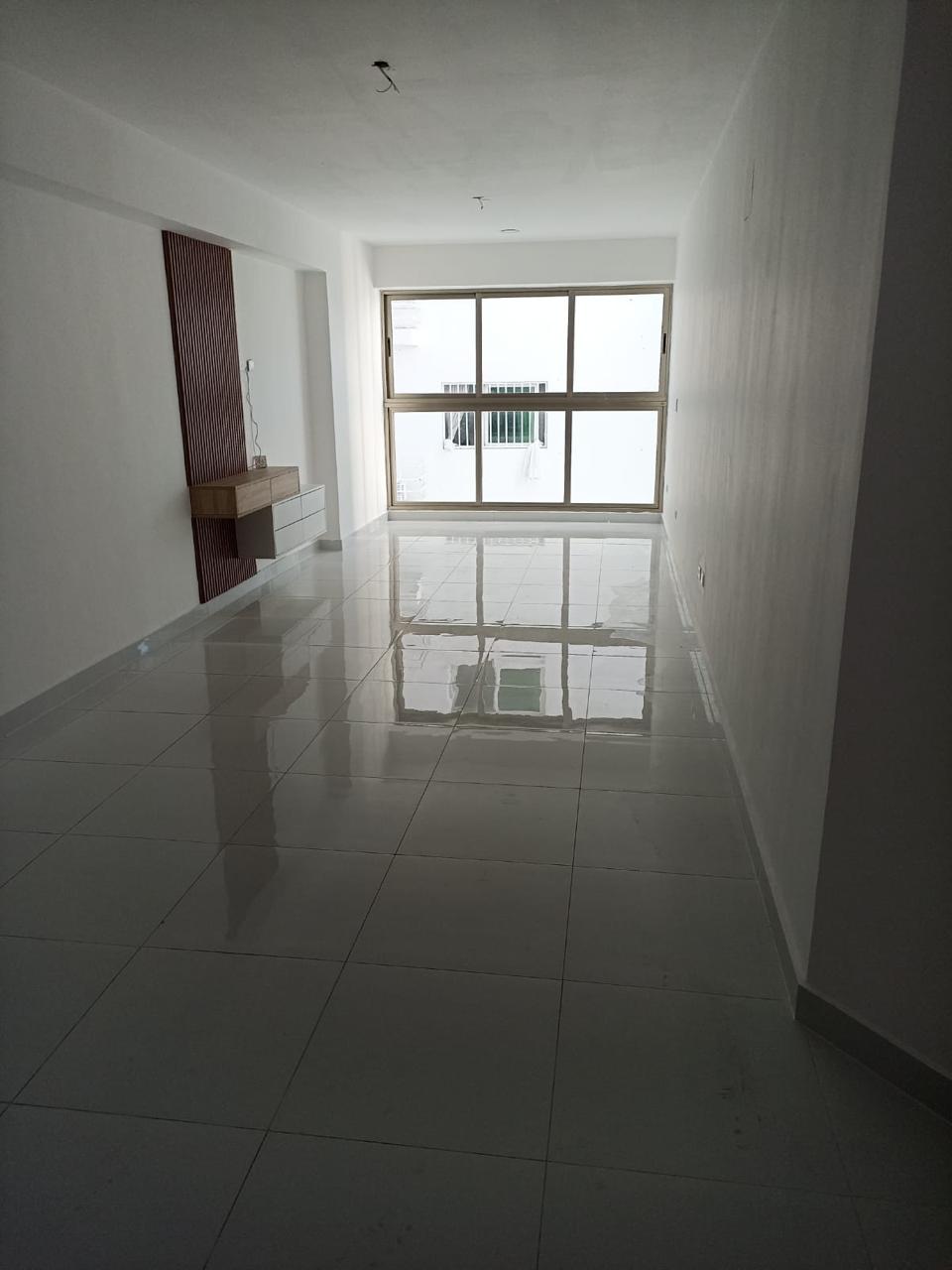 apartamentos - Lujosa torre en El Real, Apartamento en piso alto  4