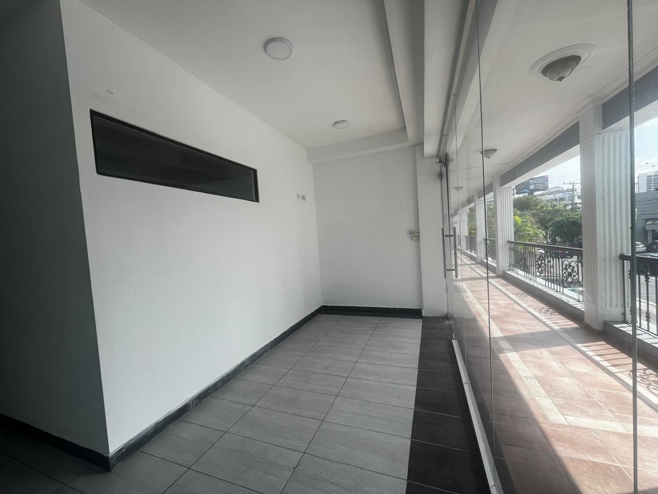 oficinas y locales comerciales - Oficina Alquiler Naco de 120 m2 – Segundo Nivel  7