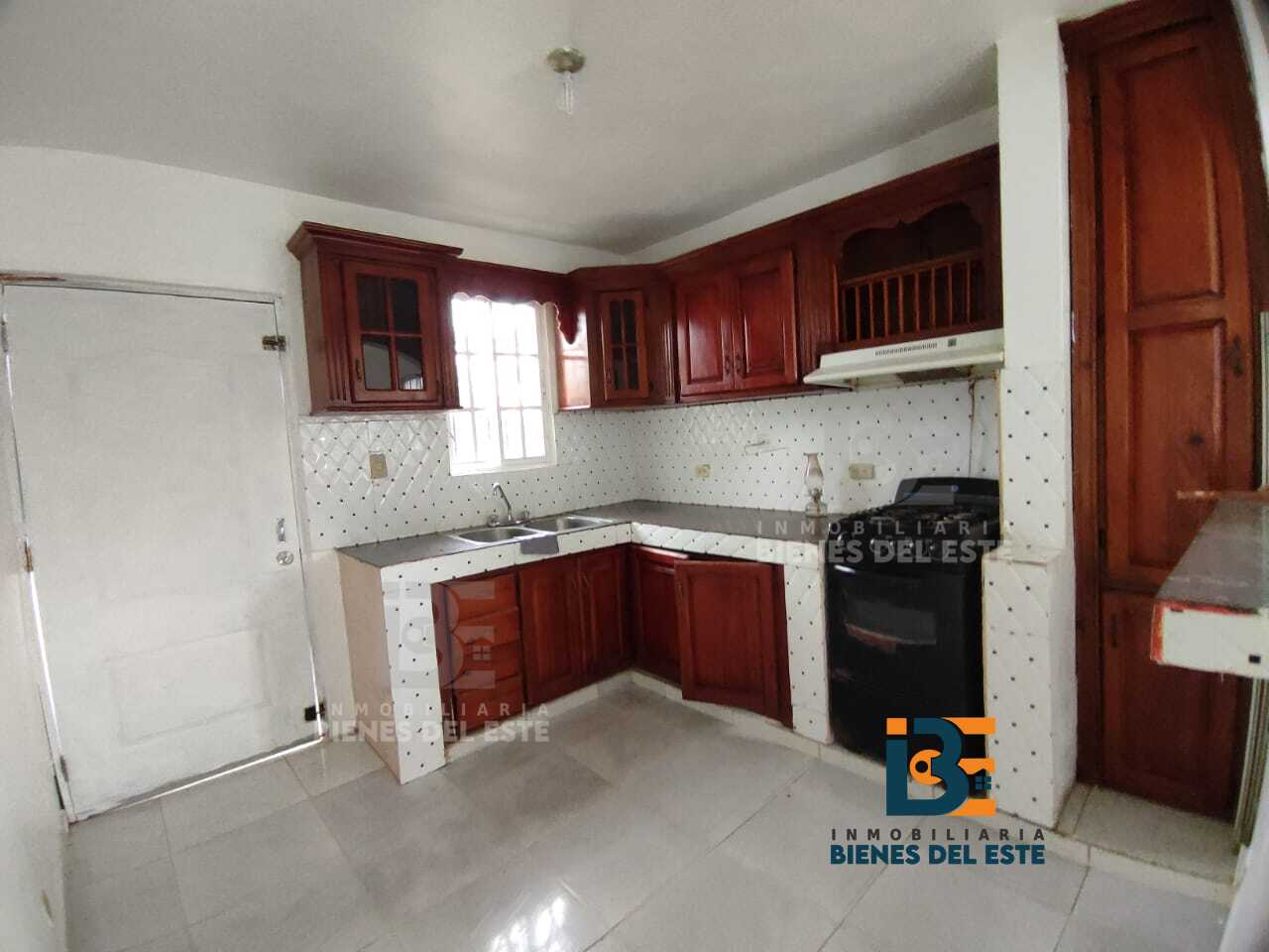 casas - CASA de 2 Niveles  Con Mucho Patio 5