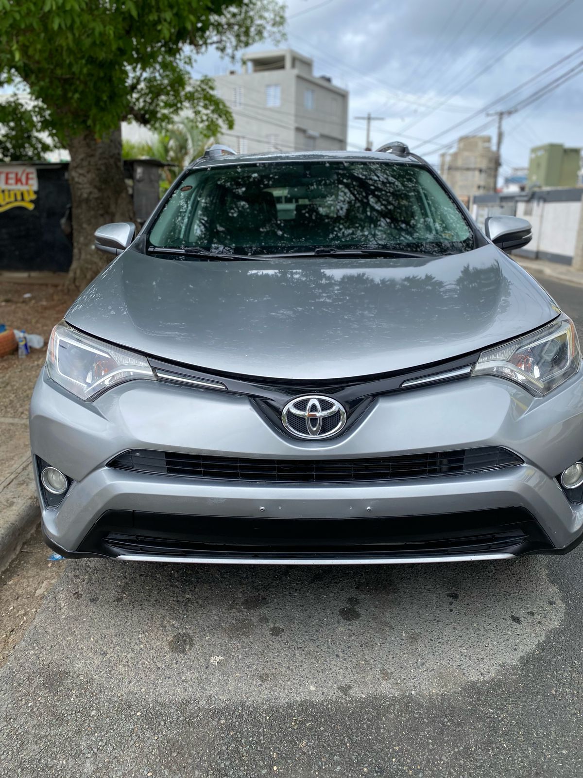 jeepetas y camionetas - Toyota Rav4 xle 2016 0