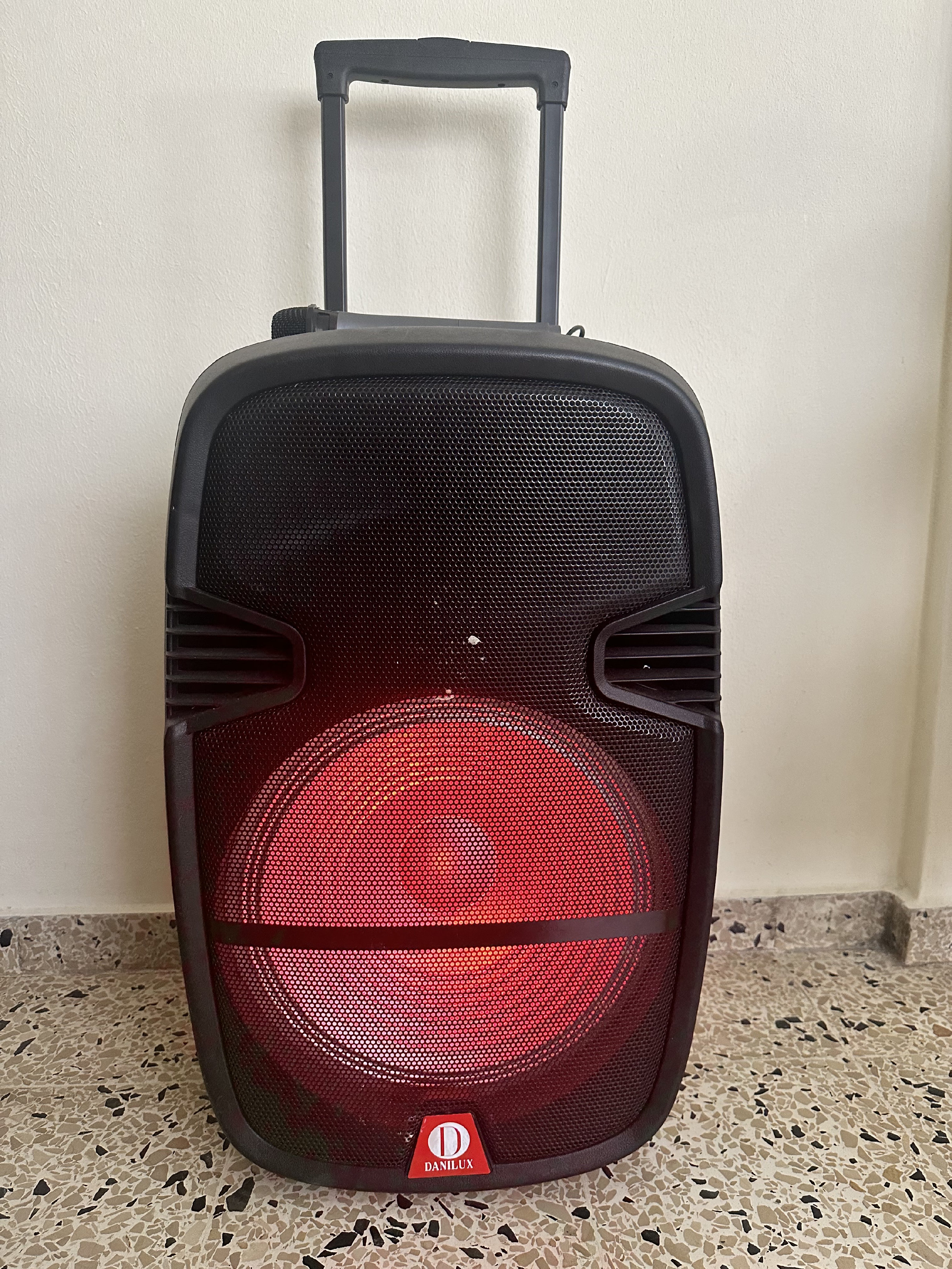camaras y audio - Bocina Portatil 15” en oferta
